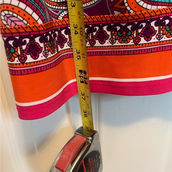 Laundry  v-neck dress, size large. 3/4 length loose sleeves. Dress is stretchy. - Picture 6 of 7